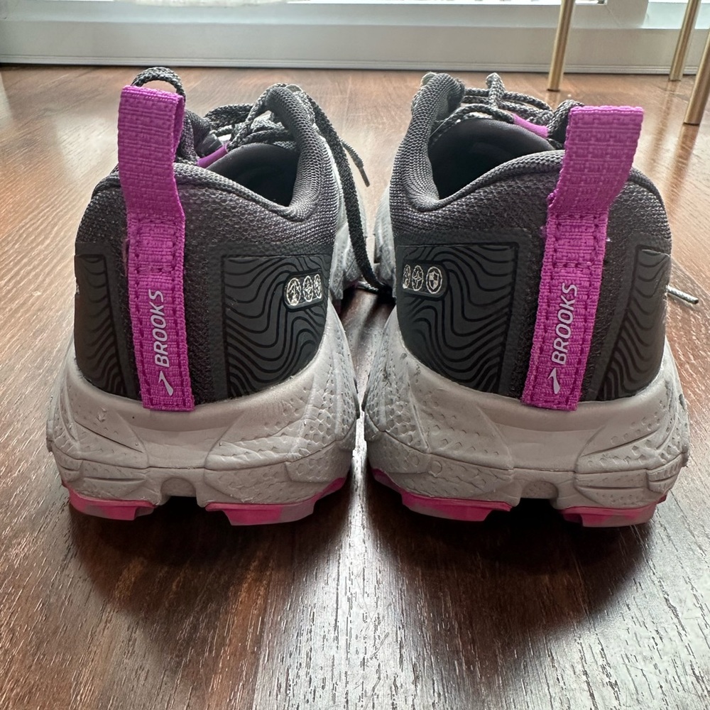 Brooks Cascadia 17 Women's Size 9.5 B Running Shoes Gray - Picture 7 of 10